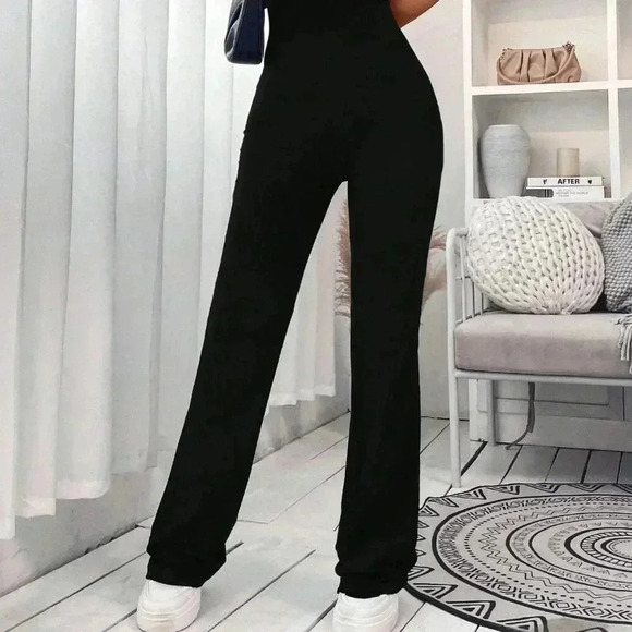 Black Casual Women's Solid Flare Leg Tube Jumpsuit - Picture 5 of 7